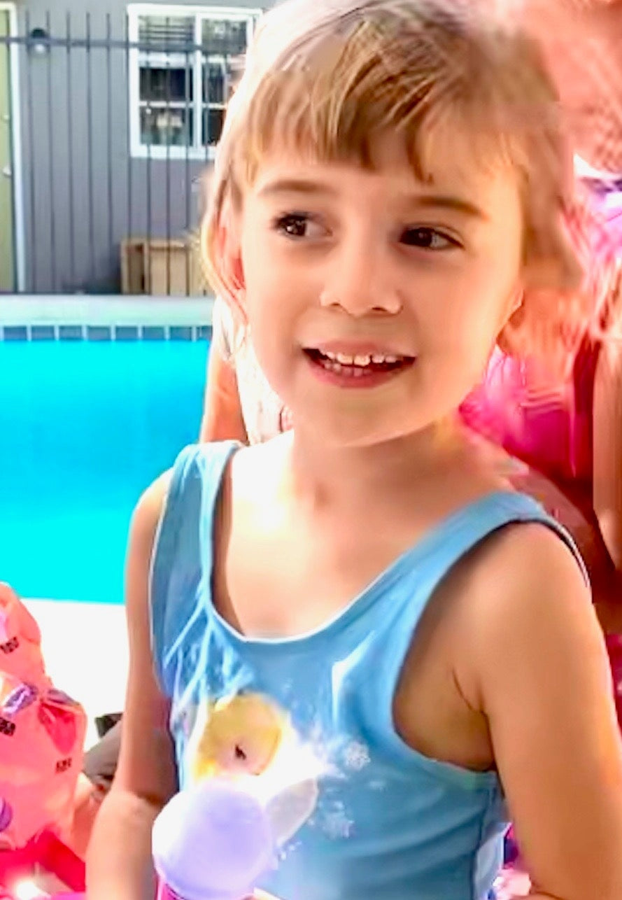 PlayOn | Built-In Brush + Colorful Mineral-Based Powder + ZincBlock